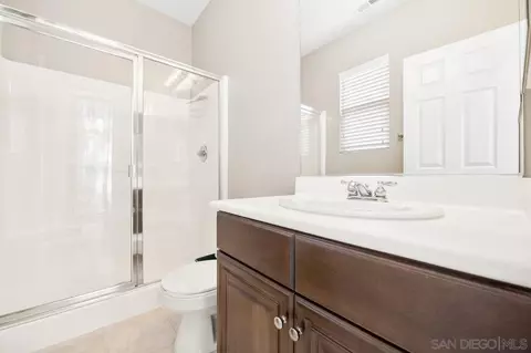 Bath - 2087 Amparo Ct, Escondido, CA 92025 photo 5 of 7