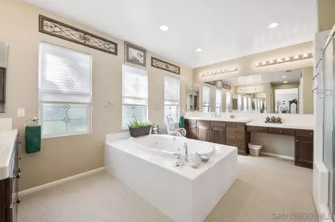 Bath - 2087 Amparo Ct, Escondido, CA 92025 photo 1 of 7