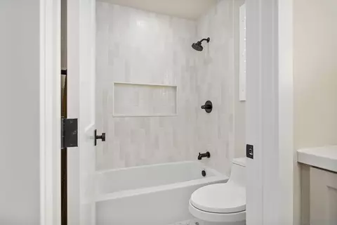 Bath - 649 Mosaic Cir, Oceanside, CA 92057 photo 3 of 6