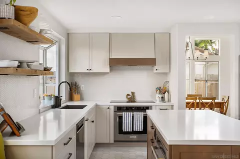 Kitchen - 649 Mosaic Cir, Oceanside, CA 92057 photo 5 of 8