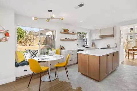 Kitchen - 649 Mosaic Cir, Oceanside, CA 92057 photo 3 of 8