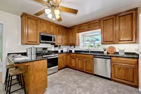 Kitchen - 1346 Peppervilla Dr, El Cajon, CA 92021 photo 2 of 5