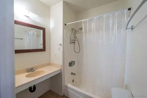 Bath - 615 Nautilus St, La Jolla, CA 92037 photo 2 of 3