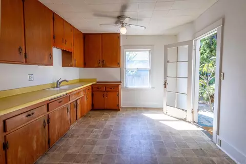 Kitchen - 615 Nautilus St, La Jolla, CA 92037 photo 1 of 2