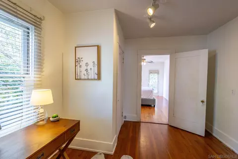 Entry Way - 615 Nautilus St, La Jolla, CA 92037 photo 3 of 3