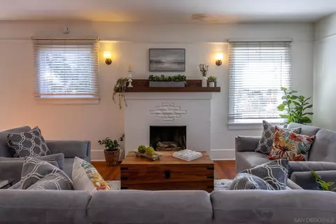 Living - 615 Nautilus St, La Jolla, CA 92037 photo 1 of 2