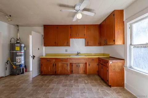 Kitchen - 615 Nautilus St, La Jolla, CA 92037 photo 2 of 2