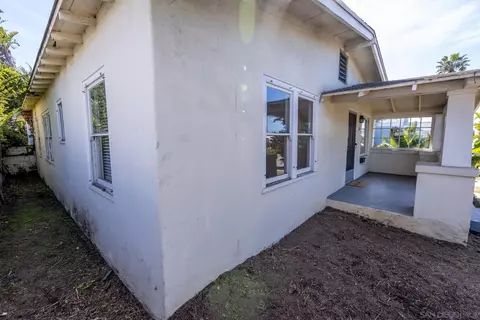 Exterior - 615 Nautilus St, La Jolla, CA 92037 photo 10 of 22
