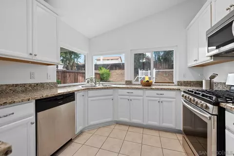 Kitchen - 39705 Creative Dr, Temecula, CA 92591 photo 2 of 3
