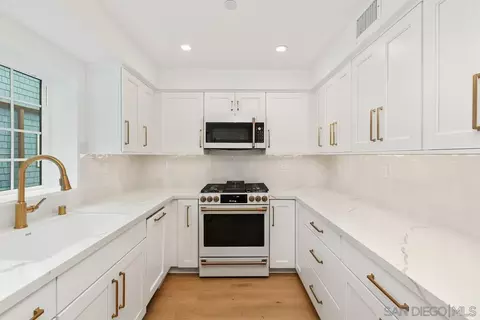 551 Orange Ave, Coronado, CA 92118 photo 3