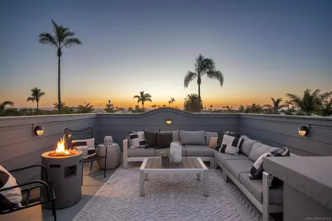 551 Orange Ave, Coronado, CA 92118 photo 2