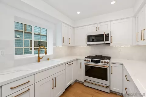 553 Orange Ave, Coronado, CA 92118 photo 13