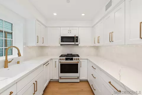 553 Orange Ave, Coronado, CA 92118 photo 14