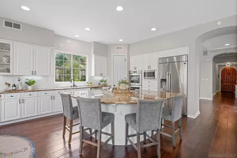 2946 Paseo Cazador, Carlsbad, CA 92009