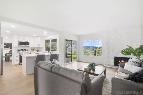 Living - 2640 Eltinge Dr, Alpine, CA 91901 photo 7 of 8