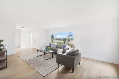 Living - 2640 Eltinge Dr, Alpine, CA 91901 photo 4 of 8