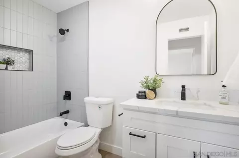 Bath - 2640 Eltinge Dr, Alpine, CA 91901 photo 4 of 4