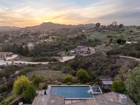 View/Area - 14516 Highcrest Ct, Poway, CA 92064 photo 5 of 16