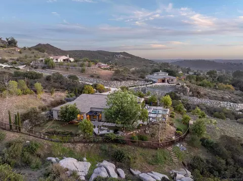 View/Area - 14516 Highcrest Ct, Poway, CA 92064 photo 15 of 16