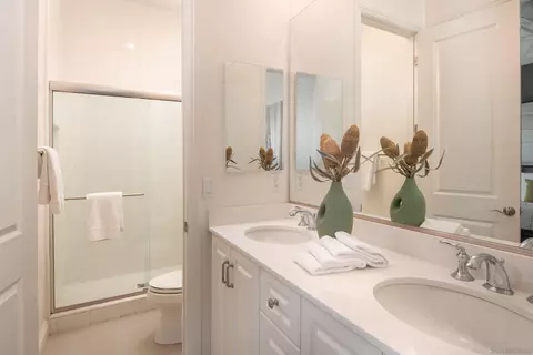 Bath - 14516 Highcrest Ct, Poway, CA 92064 photo 2 of 3