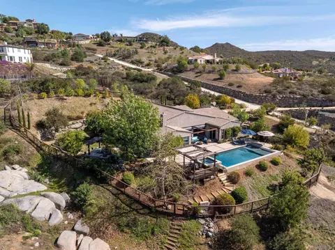View/Area - 14516 Highcrest Ct, Poway, CA 92064 photo 13 of 16