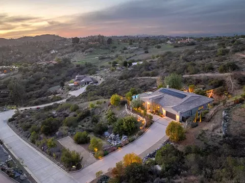 View/Area - 14516 Highcrest Ct, Poway, CA 92064 photo 4 of 16
