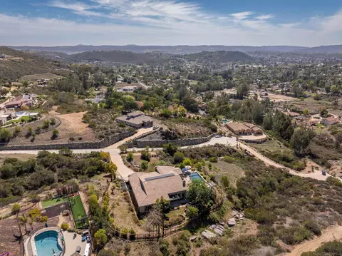 View/Area - 14516 Highcrest Ct, Poway, CA 92064 photo 9 of 16