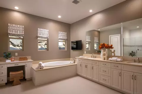 Bath - 14516 Highcrest Ct, Poway, CA 92064 photo 1 of 3