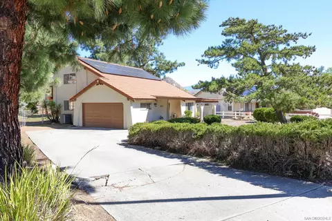 16325 Wikiup Rd, Ramona, CA 92065
