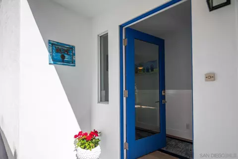 Entry Way - 948 B Ave, Coronado, CA 92118 photo 1 of 3