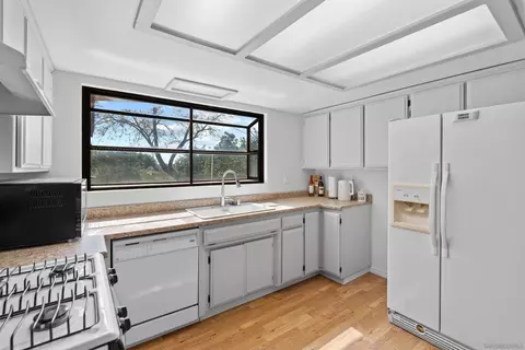 Kitchen - 11751 Rocky Ln, Lakeside, CA 92040 photo 2 of 2