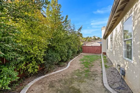 Exterior - 1723 Sunset Rose Ct, El Cajon, CA 92019 photo 4 of 10