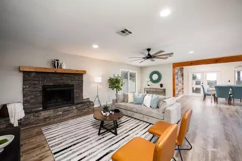 Living - 3190 Pleasant View Ln, Jamul, CA 91935 photo 2 of 2