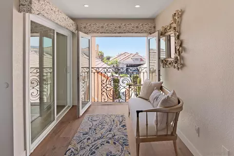 Entry Way - 89 Tunapuna Ln, Coronado, CA 92118 photo 2 of 3