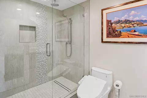 Bath - 89 Tunapuna Ln, Coronado, CA 92118 photo 7 of 9