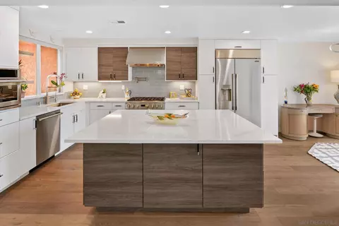 Kitchen - 89 Tunapuna Ln, Coronado, CA 92118 photo 2 of 7