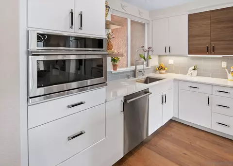 Kitchen - 89 Tunapuna Ln, Coronado, CA 92118 photo 6 of 7