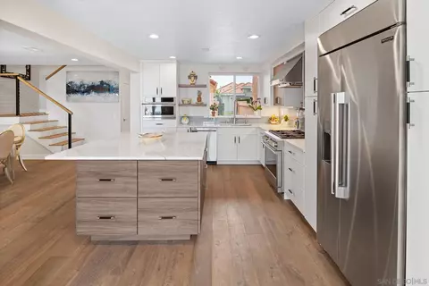 Kitchen - 89 Tunapuna Ln, Coronado, CA 92118 photo 3 of 7