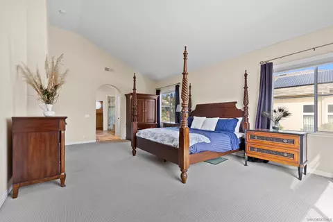 7925 Via Ensenada, Carlsbad, CA 92009 photo 9