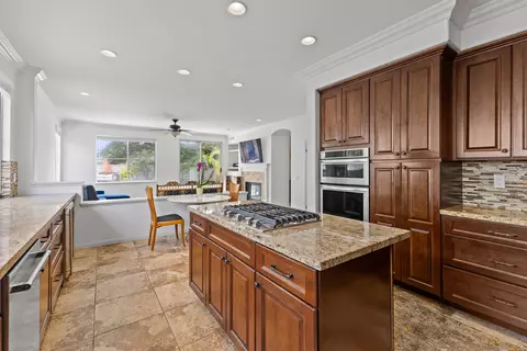 7925 Via Ensenada, Carlsbad, CA 92009 photo 7