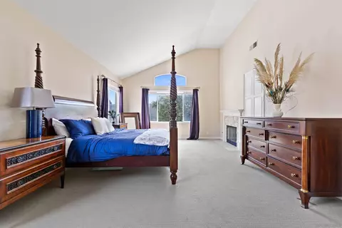 7925 Via Ensenada, Carlsbad, CA 92009 photo 8