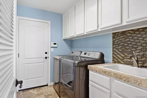 7925 Via Ensenada, Carlsbad, CA 92009 photo 32