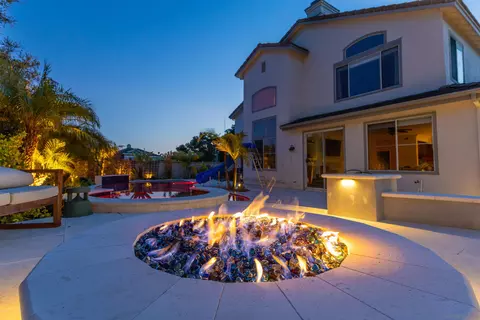 7925 Via Ensenada, Carlsbad, CA 92009