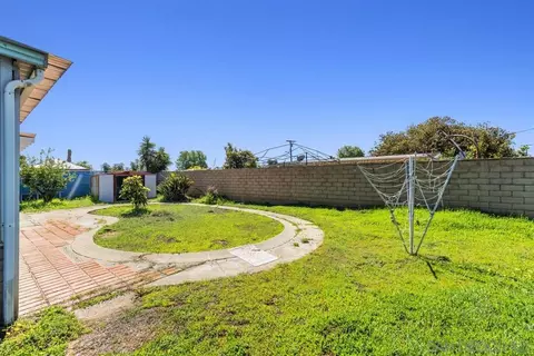 Exterior - 1175 N Midway Dr, Escondido, CA 92027 photo 4 of 8