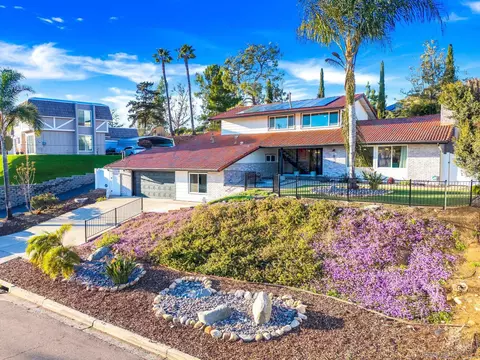 10074 Mozelle Ln, La Mesa, CA 91941