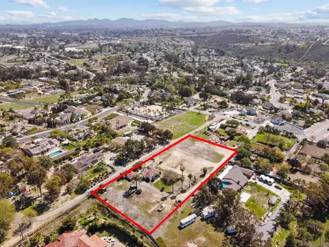 1895 Sunset Dr, Vista, CA 92081