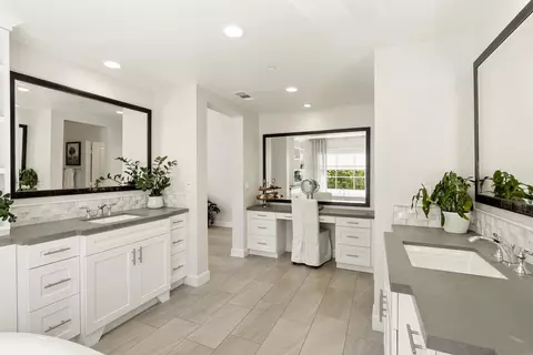Bath - 1437 Enclave Ct, Encinitas, CA 92024 photo 3 of 6