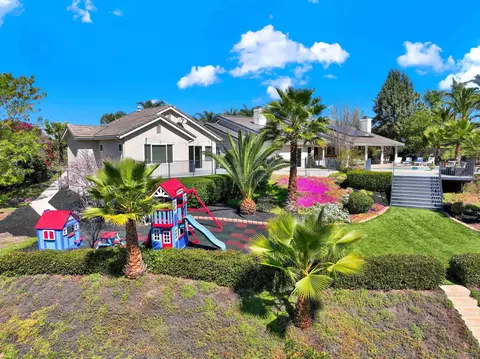 Exterior - 1033-1035 Summit Trl, Escondido, CA 92025 photo 5 of 23