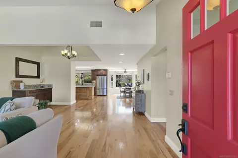 Entry Way - 1033-1035 Summit Trl, Escondido, CA 92025 photo 1 of 2