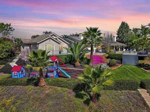 Exterior - 1033-1035 Summit Trl, Escondido, CA 92025 photo 1 of 23